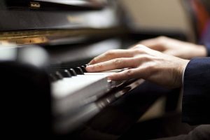 Piano adulte : apprendre et progresser avec plaisir