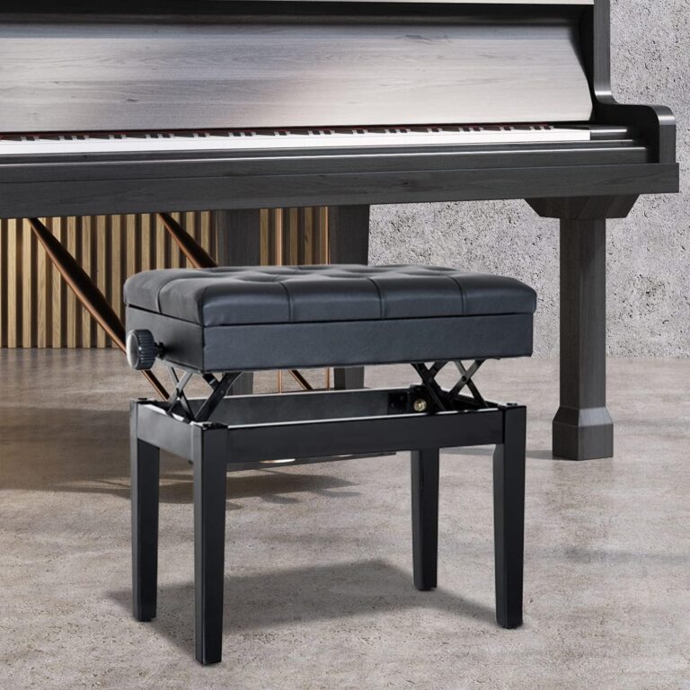 Décaper un tabouret de piano en bois : méthode naturelle
