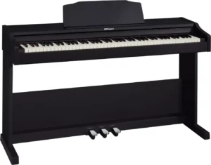 Roland RP102 : avis et test de ce piano meuble familial au toucher PHA-4